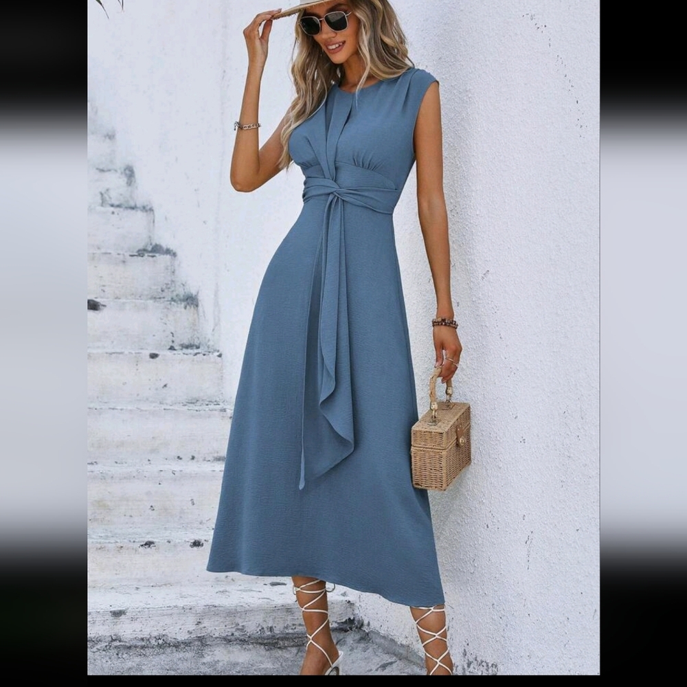 NEW Twist Waist Gathering Sleeveless Dress